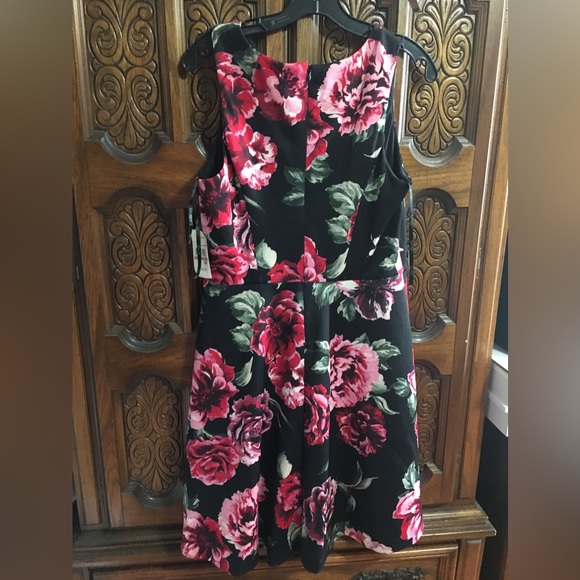 Jessica Simpson Rose Dress 🌹 - Picture 3 of 13